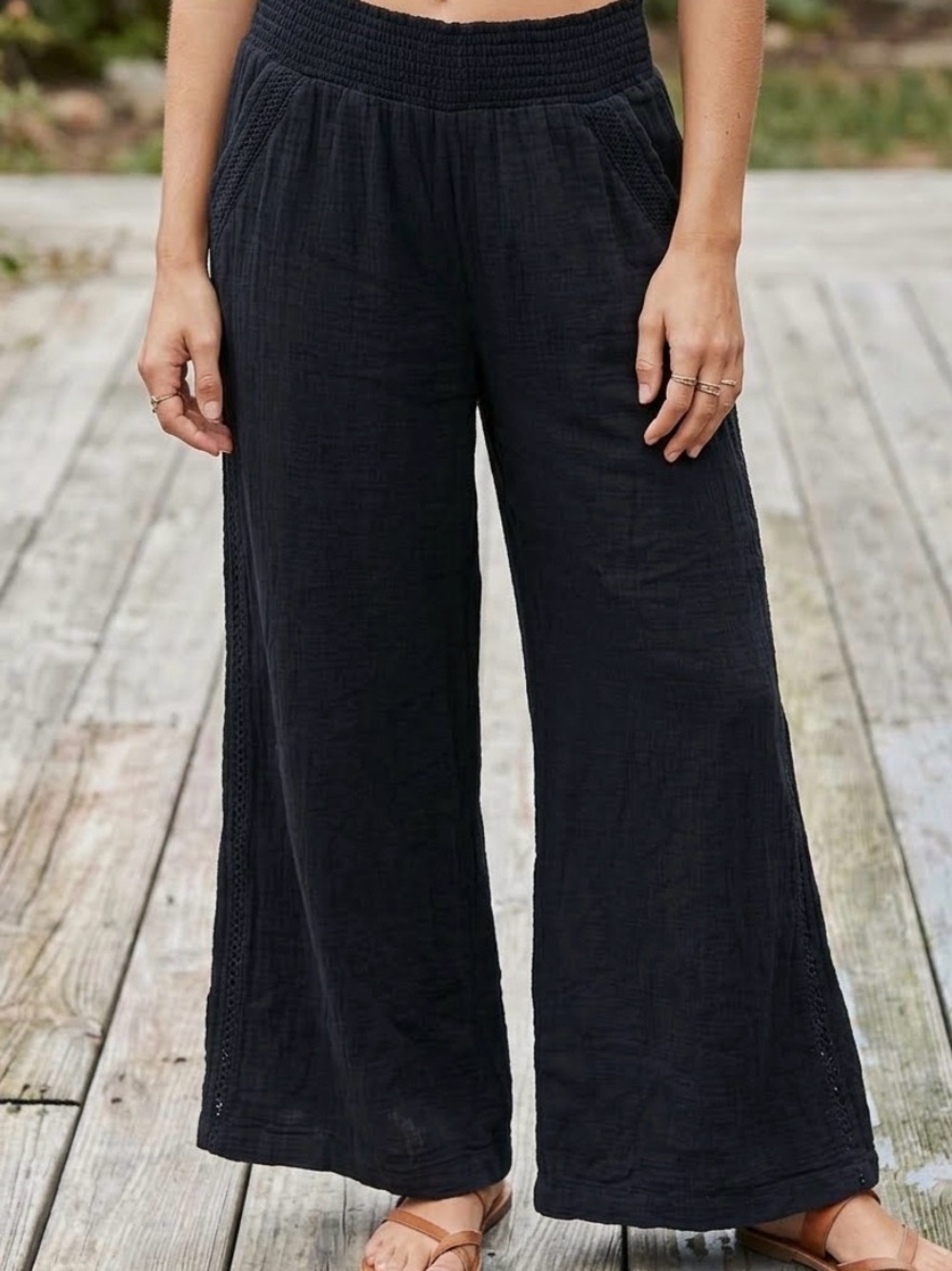 aerie Black Wide-Leg Smocked Waist Pants with Side Stitching